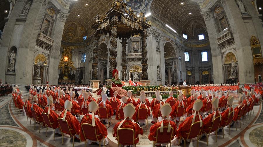 Los 133 cardenales no consiguieron elegir a un nuevo papa después de las dos votaciones celebradas en la mañana del jueves en la Capilla Sixtina y la del miércoles al inicio del cónclave.