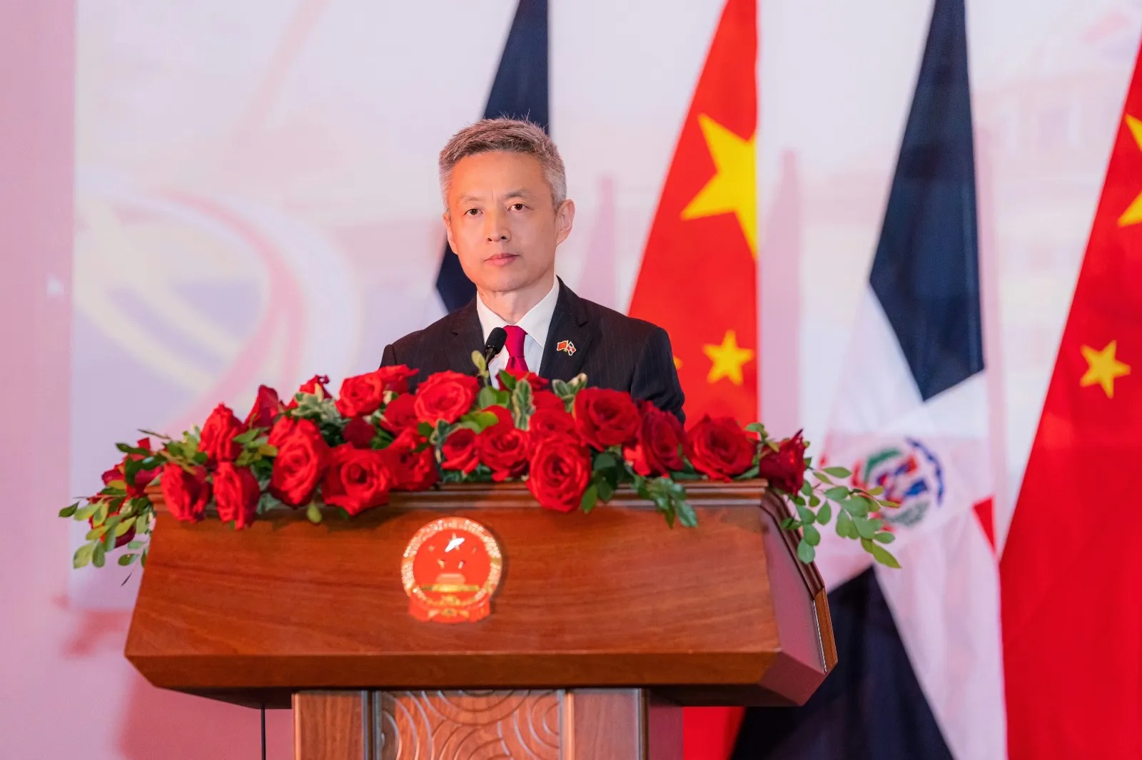La embajada de China en República Dominicana calificó de "malignas" las declaraciones de la futura embajadora de Estados Unidos en el país, Leah Francis Campos, quien la pasada semana aseguró que, de ser confirmada en el cargo, trabajará de manera "incansable" para contrarrestar la influencia de China en el país caribeño y toda la región.