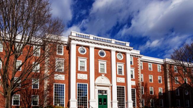 La Universidad de Harvard ha vuelto a demandar a la Administración del presidente estadounidense, Donald Trump, después de que esta revocara su permiso para matricular a estudiantes extranjeros (que suponen la cuarta parte del estudiantado) por presunto "antisemitismo" de la institución.