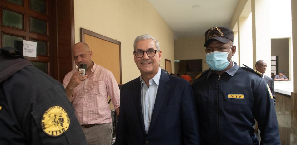 El Cuarto Juzgado de la Instrucción del Distrito Nacional pospuso para el viernes 16 de mayo la audiencia del caso de presunta corrupción que involucra a los exministros Donald Guerrero y Gonzalo Castillo.