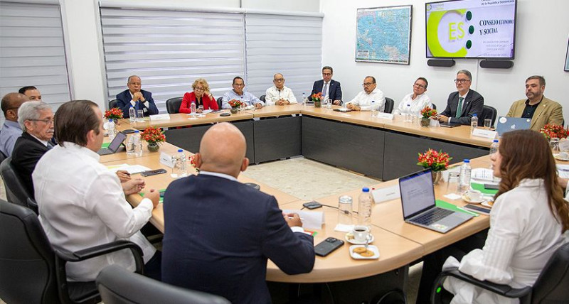 El Consejo Económico y Social (CES) informó que el diálogo para discutir sobre el impacto que tiene la crisis sociopolítica de Haití sobre República Dominicana, propuesto tras la reunión entre el actual presidente Luis Abinader y los tres expresidentes, iniciaría el próximo martes.