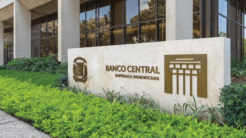 El Banco Central revisó a la baja las expectativas de crecimiento del PIB real para 2025, por cuarto mes consecutivo, proyectando un crecimiento de 4.30% para final de año en el informe de dicho mes.