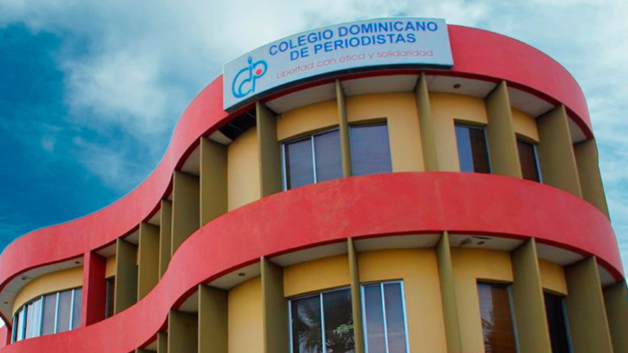 El Movimiento Renovación Periodística y la seccional del Colegio Dominicano de Periodistas (CDP) en el Distrito Nacional convocaron para el martes 13 de mayo, una caminata pacífica en contra del maltrato y las agresiones dirigidas hacia los trabajadores de la prensa en el país.