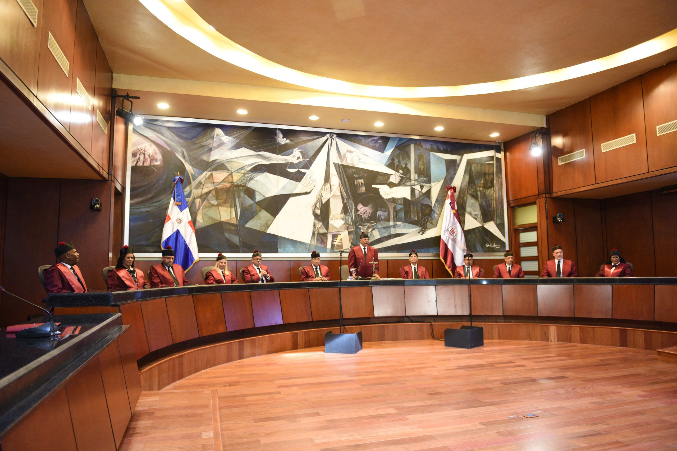 A partir de la notificación del Tribunal Constitucional (TC), el Ministerio Público deberá abstenerse de usar motes o sobrenombres en procesos penales, principalmente en cinco casos de presuntos actos de corrupción que se encuentran pendientes en los tribunales.