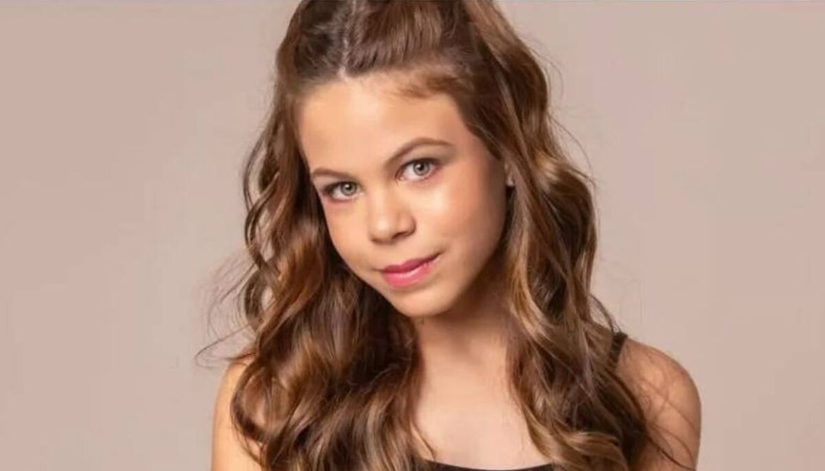 La actriz y modelo infantil Millena Brandão, que apareció en la serie de Netflix Sintonia, ha muerto a los 11 años. El pre-tenisten murió el viernes 2 de mayo después de enfermar. Sin embargo, la causa de su muerte sigue siendo desconocida, según sus padres Thays y Luiz Brandão.