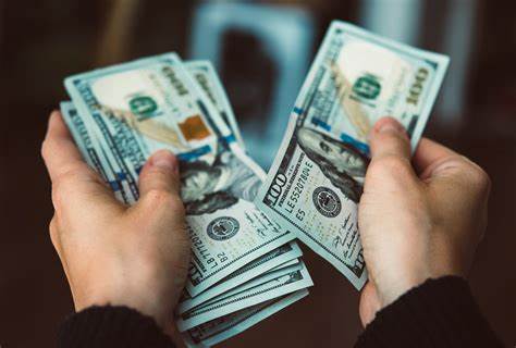 Las remesas enviadas a la República Dominicana entre enero y abril totalizaron 3,917 millones de dólares, un aumento del 12.1 % en comparación con el mismo período del año anterior, informó este lunes el Banco Central (BCRD).