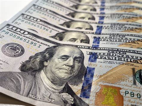  El valor del dólar estadounidense presenta ligeras variaciones este lunes 26 de mayo de 2025 en la República Dominicana, de acuerdo con las tasas establecidas por distintas entidades financieras del país.