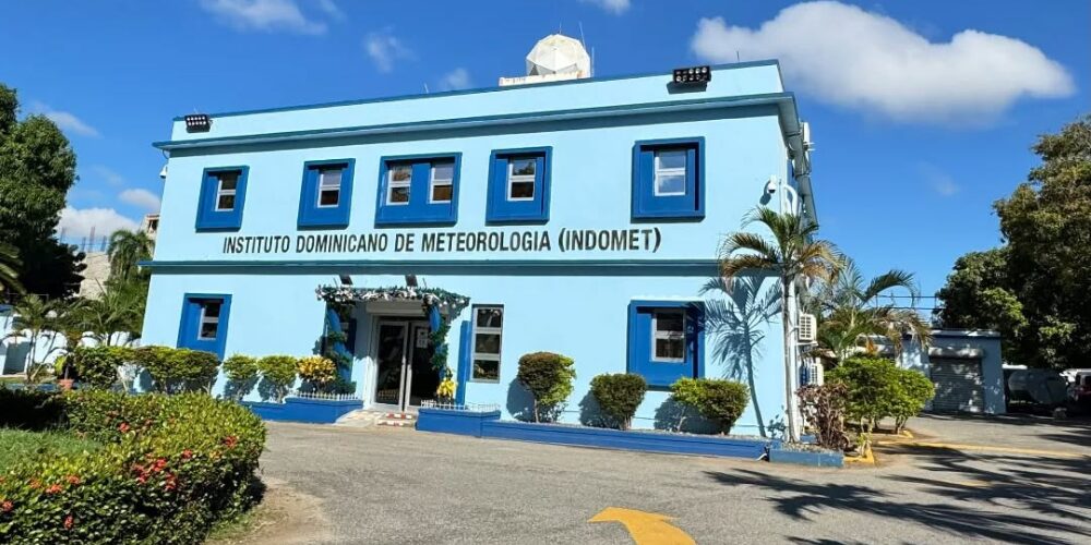 El Instituto Dominicano de Meteorología (Indomet) informó que durante la mañana de este jueves se han estado presentando chubascos pasajeros en varios puntos del país en provincias como La Altagracia, San Pedro de Macorís, Monte Plata, San Cristóbal y EL Gran Santo Domingo, producto una débil vaguada que se manifiesta en diferentes niveles de la troposfera.