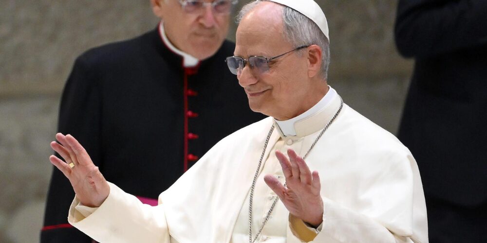 El papa León XIV acudió este martes a la sede de los agustinos, la orden a la que pertenece en Roma, situada a pocos pasos del Vaticano, para asistir a una misa y después almorzar con ellos, como cuando era cardenal, confirmaron a EFE fuentes vaticanas.