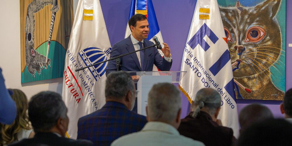 La vigesimoséptima Feria Internacional del Libro Santo Domingo (FILSD 2025), tendrá lugar del 25 de septiembre al 5 de octubre en la Plaza de la Cultura Juan Pablo Duarte, así lo informó este miércoles el ministro de Cultura, Roberto Ángel Salcedo.