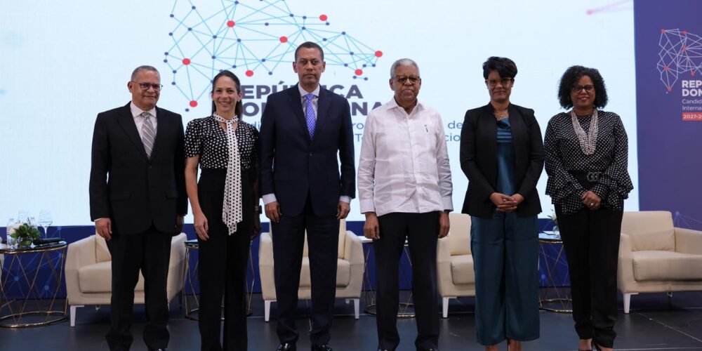 República Dominicana presentó su candidatura a ser uno de los 48 Estados miembros del Consejo de la Unión Internacional de las Telecomunicaciones (UIT) de la Organización de las Naciones Unidas (ONU) para el período 2027-2030, con el objetivo de promover la formulación de estándares para las telecomunicaciones, el uso de las tecnologías digitales y la erradicación de la pobreza multidimensional.