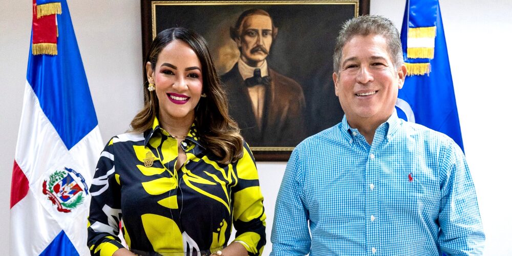  La edición décimocuarta del Premio Acroarte al Mérito Periodístico 2025, podrá disfrutarse a nivel nacional a través de la señal del canal 4, como parte de la alianza entre Radio Televisión Dominicana (RTVD) y la Asociación de Cronistas de Arte (Acroarte).