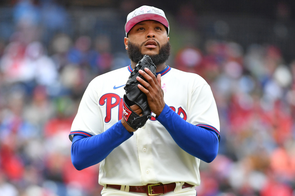  Major League Baseball anunció este domingo por la mañana la suspensión del lanzador zurdo venezolano de los Phillies de Philadelphia, José Alvarado. El castigo será por 80 juegos, sin recibir su salario y queda inelegible para la postemporada.