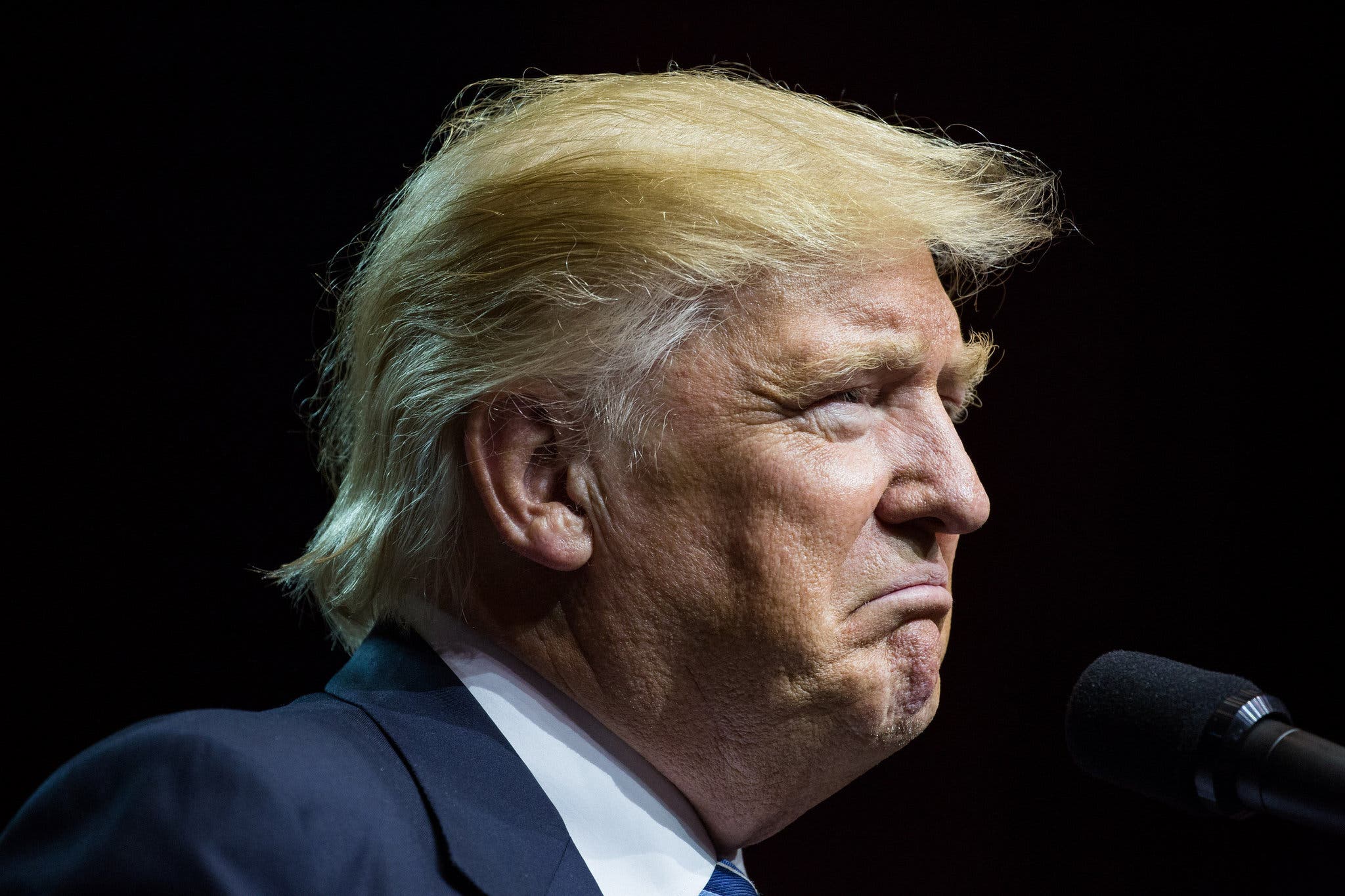 El presidente Donald Trump asegura que ha girado instrucciones a su gobierno para reabrir y expandir Alcatraz, la famosa prisión ubicada en una isla de difícil acceso cerca de San Francisco, que ha permanecido cerrada por más de 60 años.