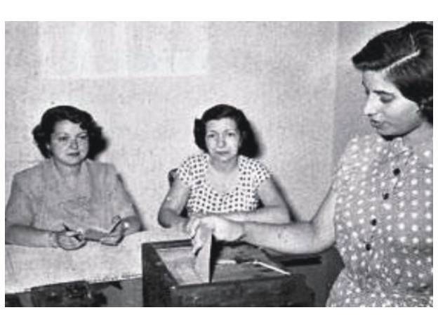 Un día como hoy, pero en 1942, se marcó un hito fundamental en la historia democrática y social de la República Dominicana, porque por primera vez, las mujeres ejercieron su derecho al voto en unas elecciones generales. Este avance representó el fruto de años de lucha liderada por destacadas figuras del feminismo dominicano, entre ellas la educadora y poliglota Abigaíl Mejía.