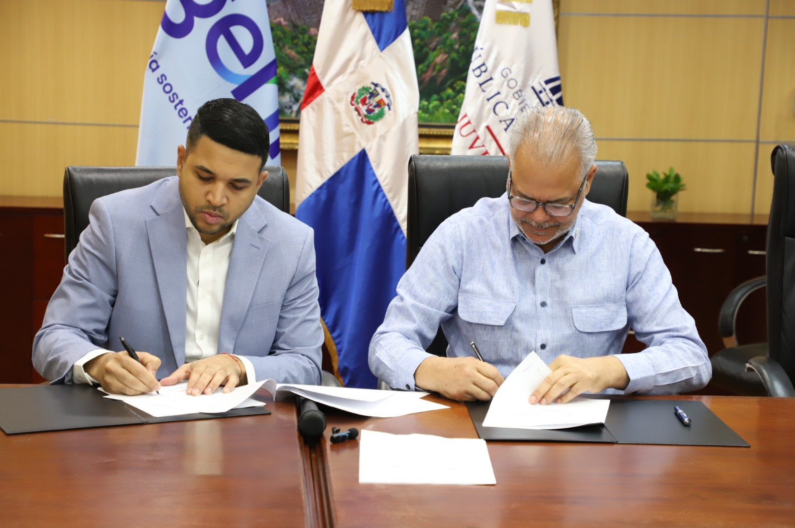 La Empresa de Generación Hidroeléctrica Dominicana (EGEHID) aportará RD$10.3 millones al Ministerio de la Juventud, para el establecimiento del proyecto Ventanilla Única de Oportunidades (VUO) en diez provincias de las que cuentan con complejos hidroeléctricos.