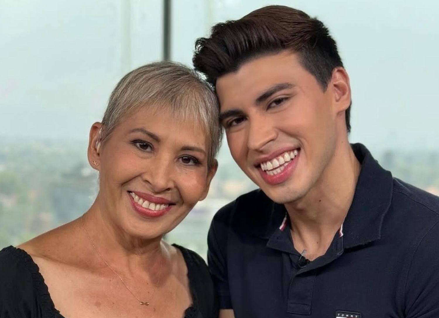 Pedro Figueira, conocido en redes sociales como “La Divaza”, enfrenta uno de los momentos más difíciles de su vida tras la muerte de su madre, Kenya Álvarez, ocurrida la madrugada de este viernes 2 de mayo en Caracas.