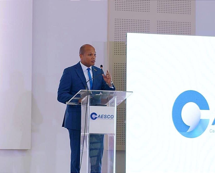 El Centro de Análisis y Estudio de la Comunicación en República Dominicana (CAESCO) emitió un informe preliminar sobre el anteproyecto de Ley orgánica de Libertad de Expresión y Medios Audiovisuales, advirtiendo la necesidad de alcanzar una pieza legislativa que conserve un enfoque corregulador y multiactor desde el punto de vista de que el marco jurídico permita la participación del Estado , de las empresas de servicios digitales, los medios de comunicación, incluyendo digitales, los periodistas y creadores de contenido en el proceso regulación.