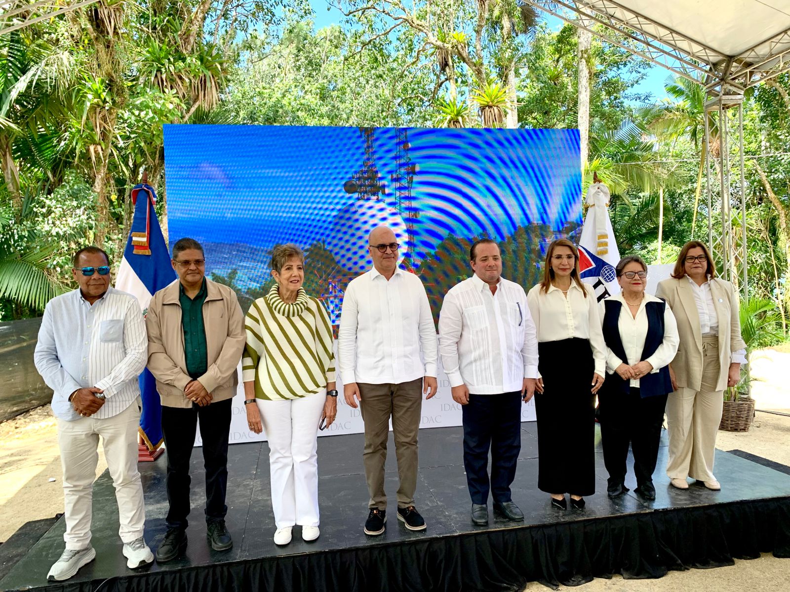 El Instituto Dominicano de Aviación Civil, IDAC, dejó inaugurado un moderno radar doppler con el objetivo de garantizar una mayor cobertura de información crítica para garantizar la seguridad de la navegación aérea en condiciones meteorológicas críticas.