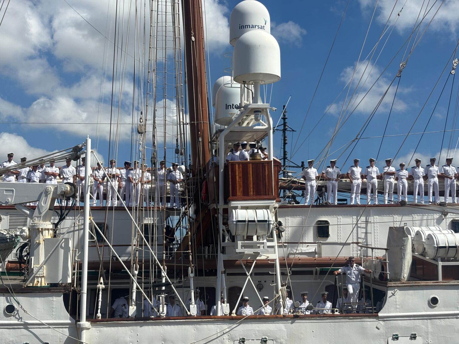 La ciudad capital amaneció este lunes con la expectativa ante la llegada de la princesa de Asturias, Leonor de Borbón, heredera al trono de España, quien arribó a bordo del Buque-Escuela de la Armada Española “Juan Sebastián de Elcano” a este el puerto Punta Torrecilla, donde permanecerá atracado hasta el sábado 24 de mayo.