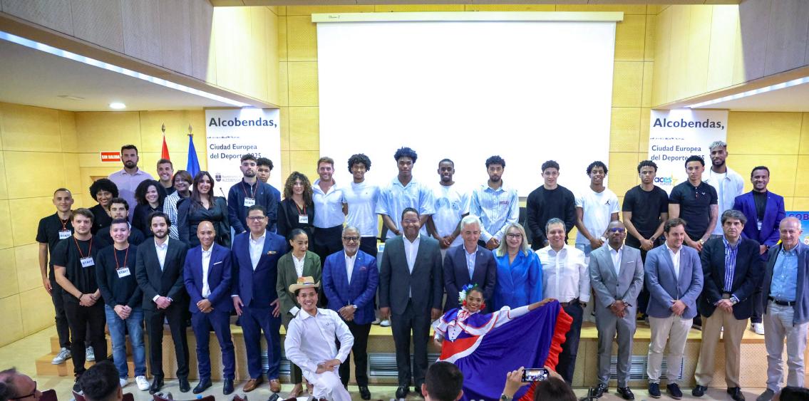 En la ciudad deportiva de este municipio, se celebró el Foro sobre el crecimiento del fútbol Dominicano encabezado por el Concejal Jesús Tortosa, el Cónsul de Madrid José Marte Piantini y el Comisionado de Fútbol de la República Dominicana Benny Metz.