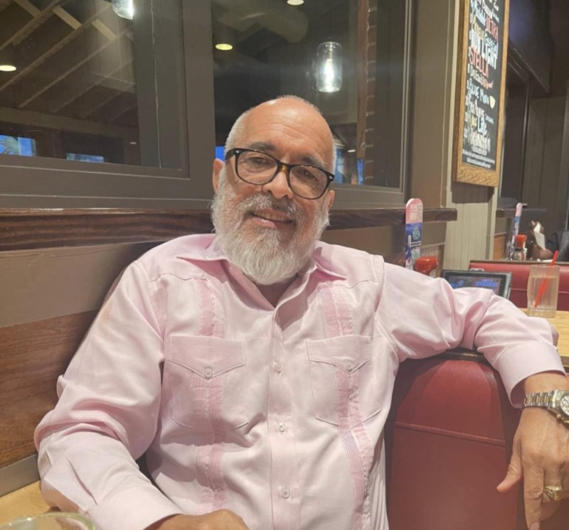 La Fiscalía del Distrito Nacional ha sido apoderada de una nueva querella contra el comunicador Ángel Martínez por presunta estafa y extorsión, en perjuicio de Sandra Eugenia de la Rosa. La instancia fue depositada en el Departamento de Atención al Ciudadano, a través de los abogados Elim Sepúlveda y Juandy Durán.