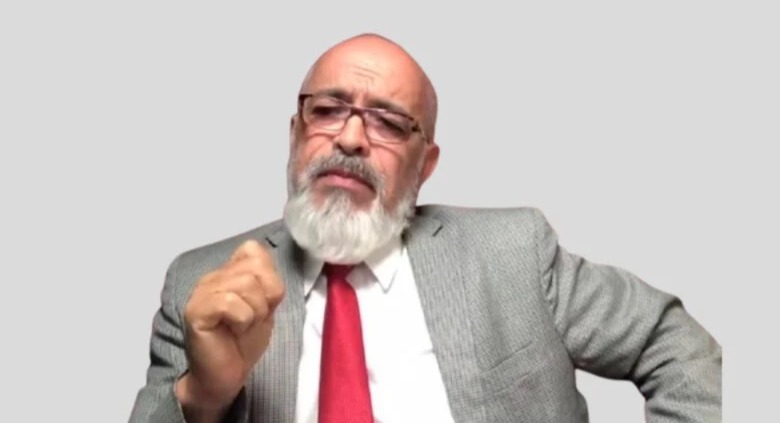 El comunicador Ángel Martínez ha ofrecido disculpas públicas a la exviceministra de Cambio Climático del Ministerio de Medio Ambiente, Milagros De Camps Germán. De Camps se había querellado en su contra ante la Fiscalía del Distrito Nacional por presunta difamación e injuria.