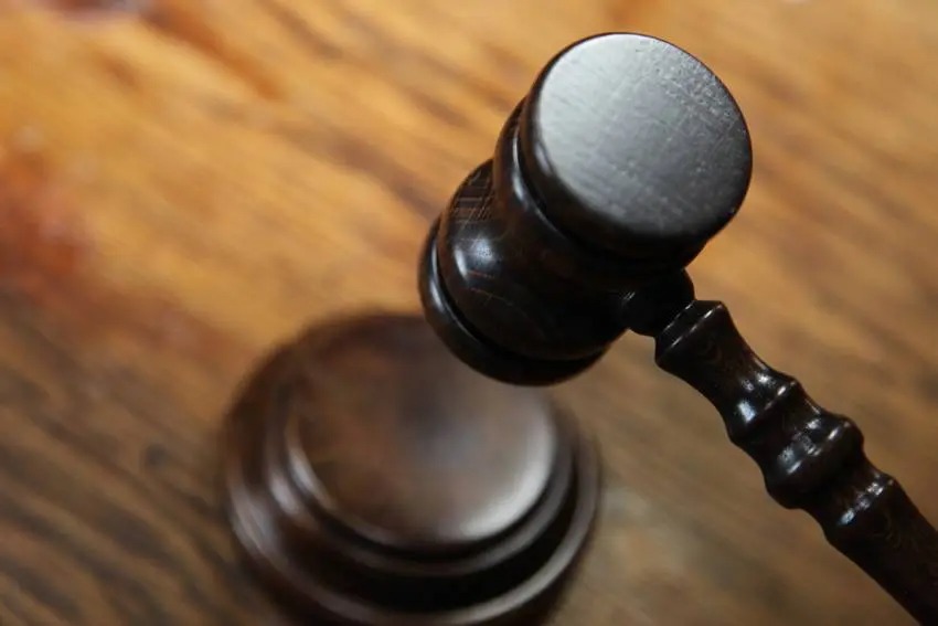 El Cuarto Tribunal Colegiado de Santo Domingo impuso 20 años de prisión a un hombre que violó sexualmente a un primo de seis años de edad, en un hecho ocurrido en enero de 2024 en el kilómetro 14 de la autopista Duarte, se informó este martes.