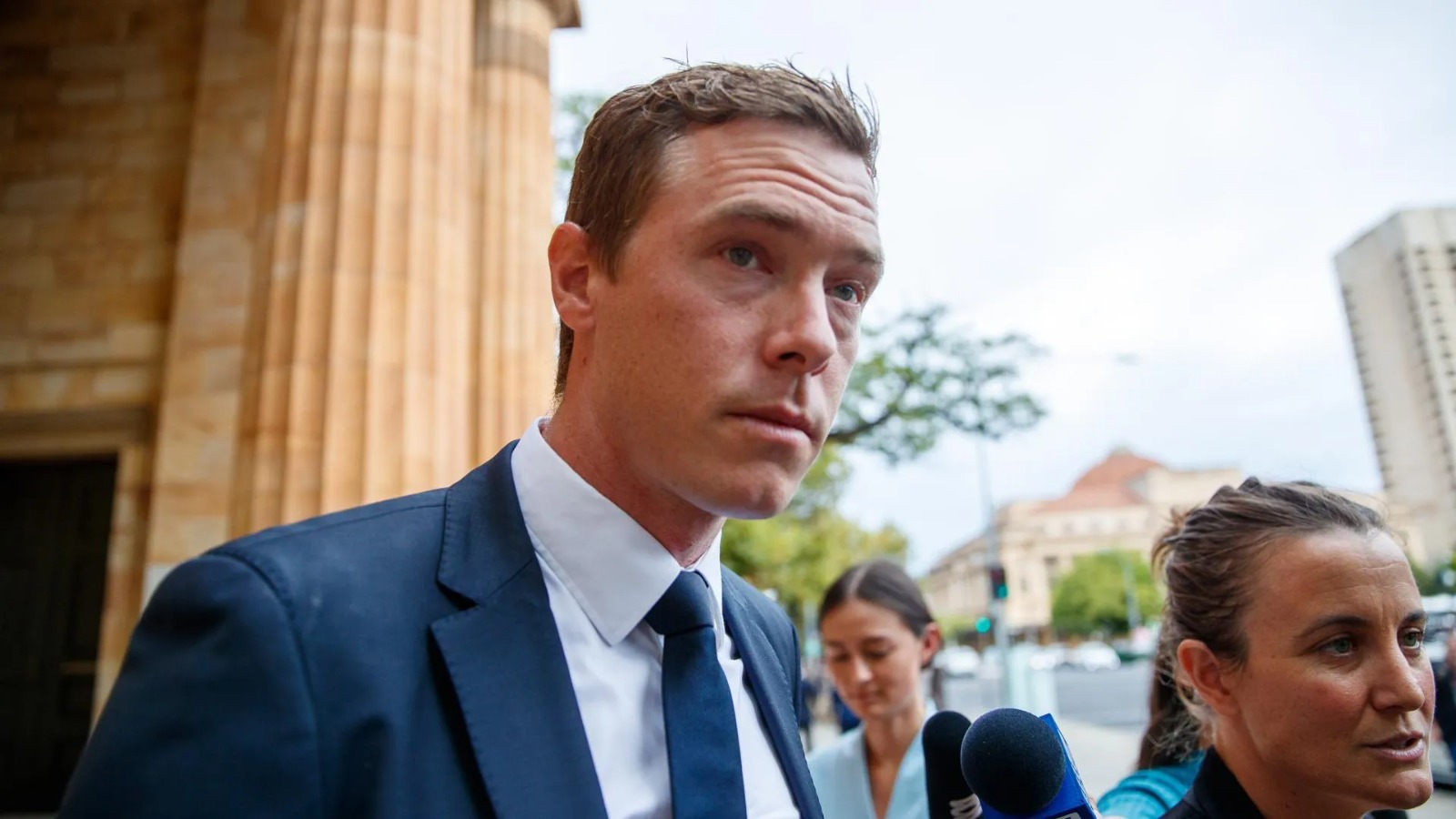 El exciclista australiano Rohan Dennis, campeón del mundo de contrarreloj en 2018 y 2019, fue condenado este miércoles a una pena de dos años de prisión por el atropello mortal de su esposa, la ‘pistard’ olímpica Melissa Hoskins, en diciembre de 2023, si bien no ingresará en la cárcel por reconocer su culpabilidad.