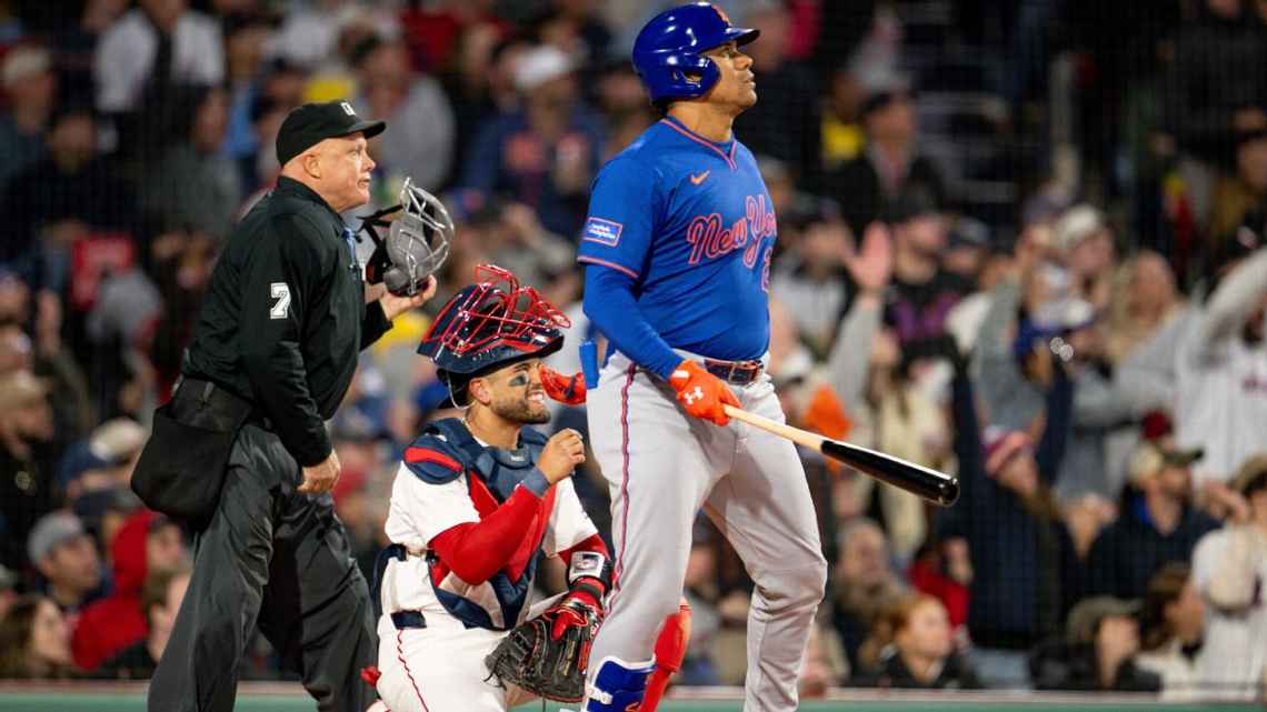 El dirigente de los Mets de Nueva York, el venezolano Carlos Mendoza, confirmó que conversará con el jardinero dominicano Juan Soto sobre una jugada que ha generado cuestionamientos por aparente falta de intensidad en el terreno, durante la derrota 3-1 ante los Medias Rojas de Boston este lunes en Fenway Park.