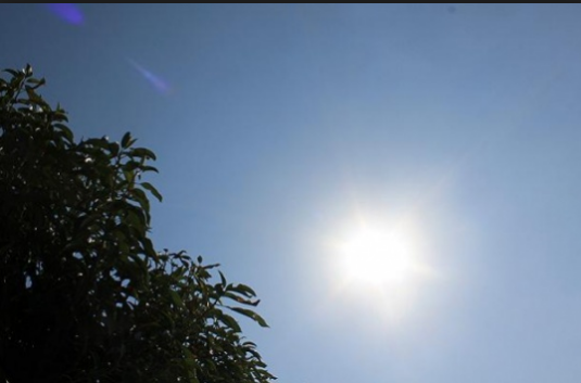  El Instituto Dominicano de Meteorología (Indomet) informó que para este viernes las condiciones del tiempo sobre el país, permanecen dominadas por la incursión de partículas de polvo proveniente del Sahara, además de una circulación anticiclónica, ambos mantendrán un cielo de nubes dispersas y escasas precipitaciones durante las horas matutinas.