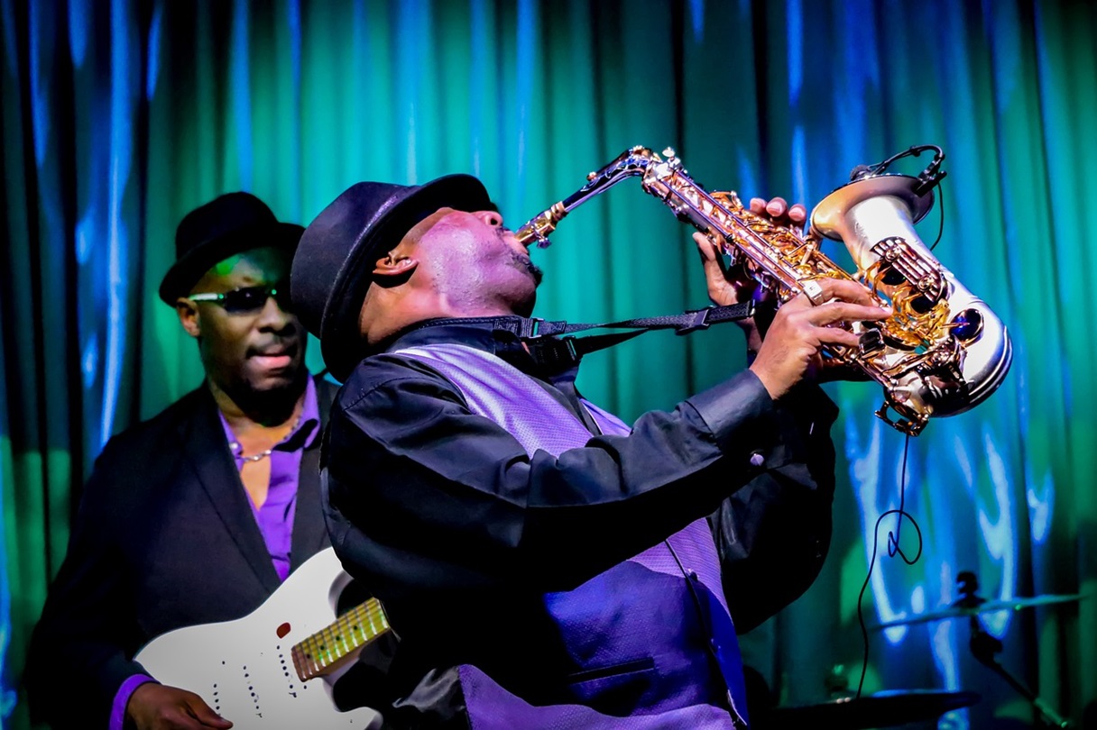 Casa de Teatro vuelve a convertirse en epicentro del jazz con la vigésima sexta edición del Santo Domingo Jazz Festival, que se desarrollará todos los jueves de junio y julio, con una cartelera de lujo que reúne a talentos dominicanos e internacionales.