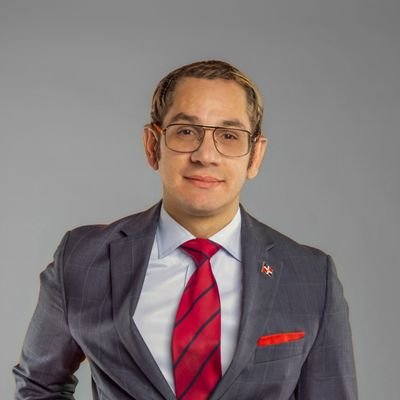 El comunicador Virgilio Feliz Mejia presentó formalmente a la Dirección General de Ética e Integridad (DIGEIGRD) una solicitud de investigación sobre la presunta duplicidad de funciones públicas y posibles conflictos de intereses entre EDESUR Y Punta Catalina.