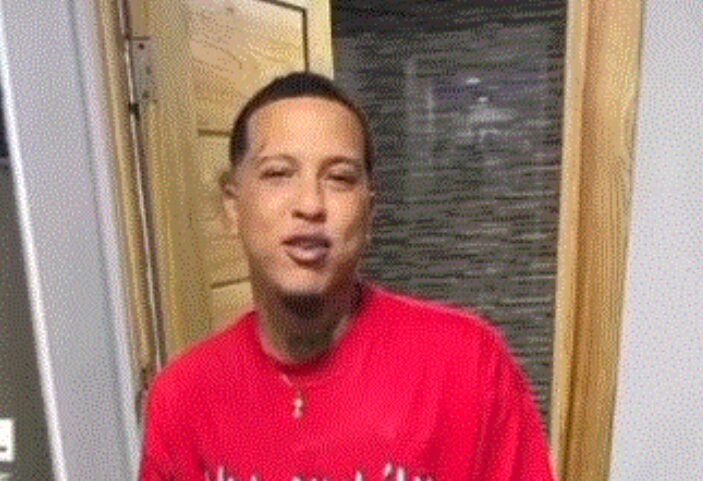 Un joven fue asesinado de varios disparos la madrugada de este lunes, supuestamente por un menor de edad en Vietnam de Los Mina en Santo Domingo Este, el victimario habría estado celoso por la alegada amistad entre la víctima y su enamorada. 