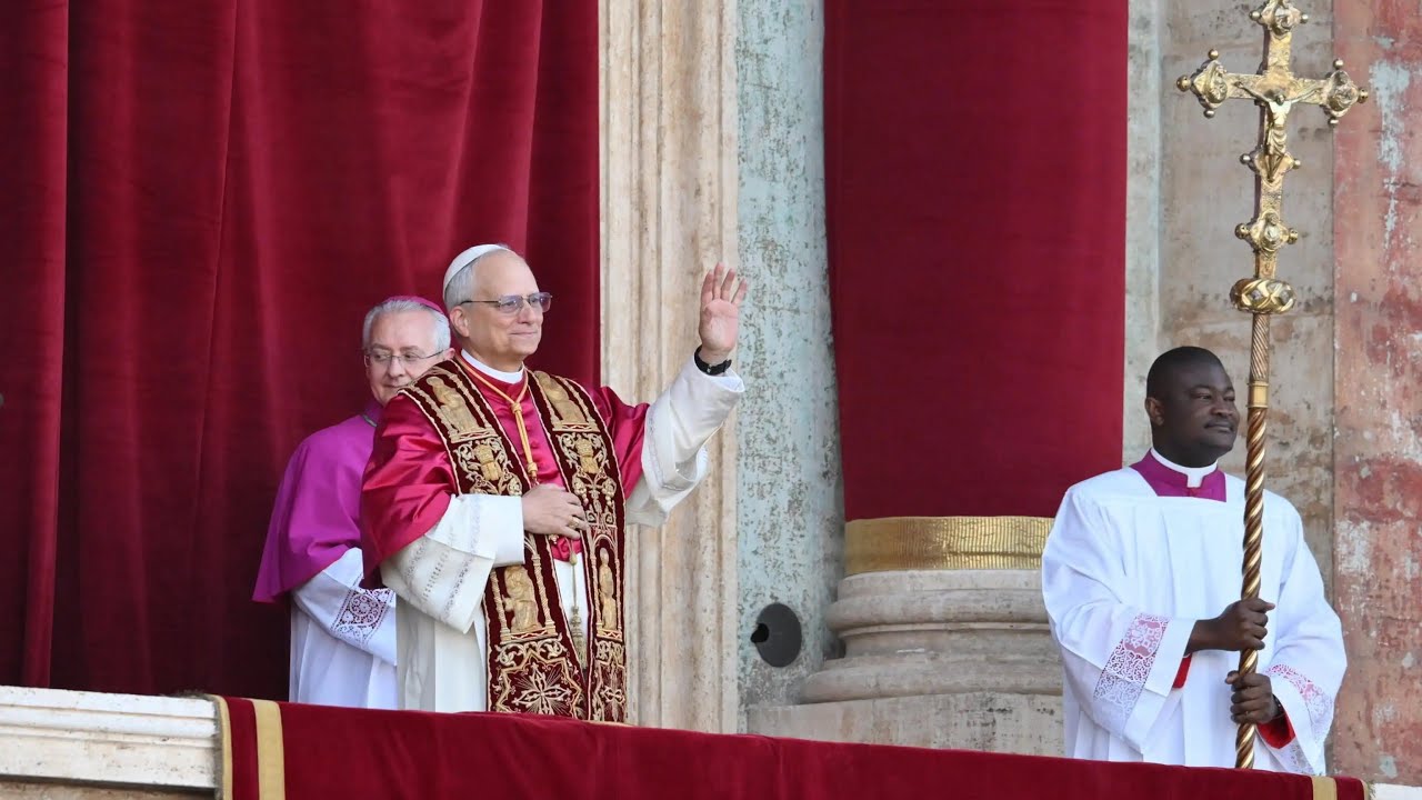 El papa León XIV instó este viernes a defender la dignidad de los migrantes, que “es siempre la misma, la de una criatura querida y amada por Dios”, en el discurso que pronunció ante los representantes del cuerpo diplomático acreditado ante la Santa Sede.