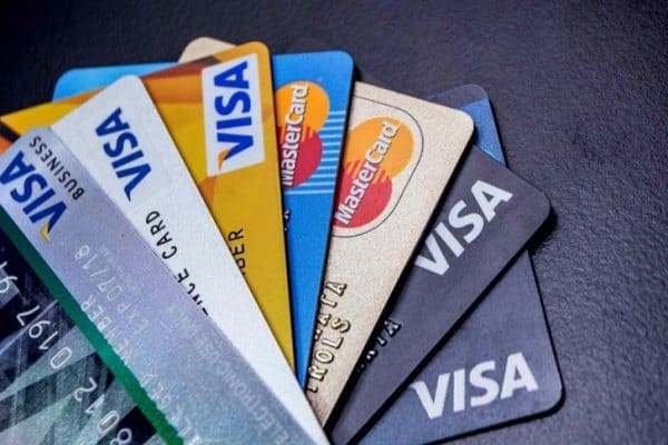 La Dirección General de Impuestos Internos (DGII) comenzará a aplicar una retención del 2% sobre todas las ventas realizadas a través de tarjetas de crédito y débito, sin importar el tamaño del negocio.