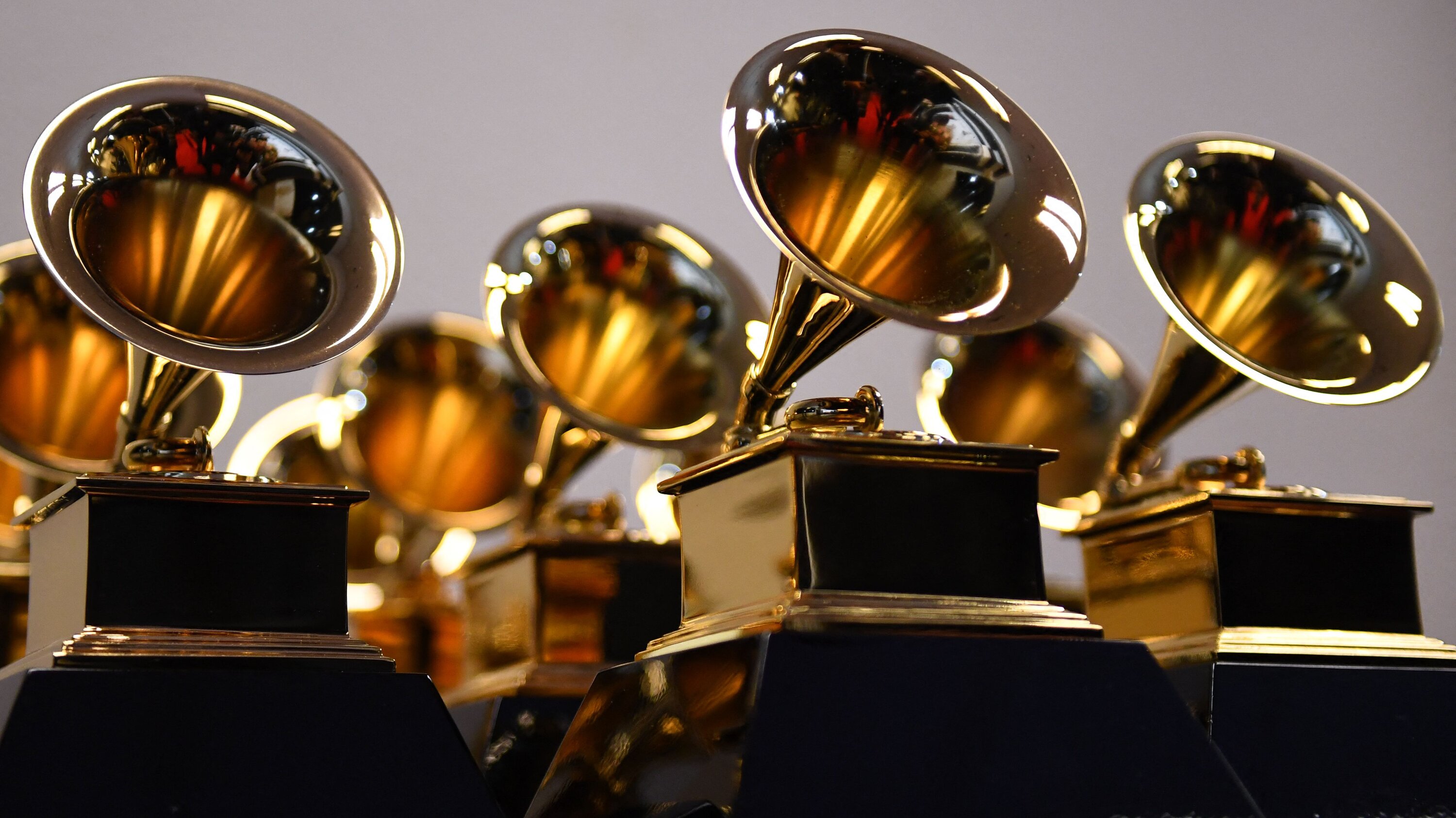 La 68 edición de los premios Grammy, que se llevará a cabo el 1 de febrero de 2026, incorpora dos nuevas categorías a sus galardones, mejor álbum country y mejor álbum country contemporáneo, anunció este jueves la Academia de la Grabación.