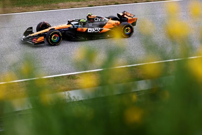 El inglés Lando Norris (McLaren) marcó el mejor tiempo este sábado, por delante de su compañero, el australiano Oscar Piastri -líder del campeonato-, en el último libre para el Gran Premio de Austria, el undécimo del Mundial de F1, en el Red Bull Ring de Spielberg; donde los españoles Fernando Alonso (Aston Martin) y Carlos Sainz (Williams) marcaron el duodécimo y el decimoquinto tiempo, respectivamente; y el argentino Franco Colapinto (Alpine), el decimonoveno.