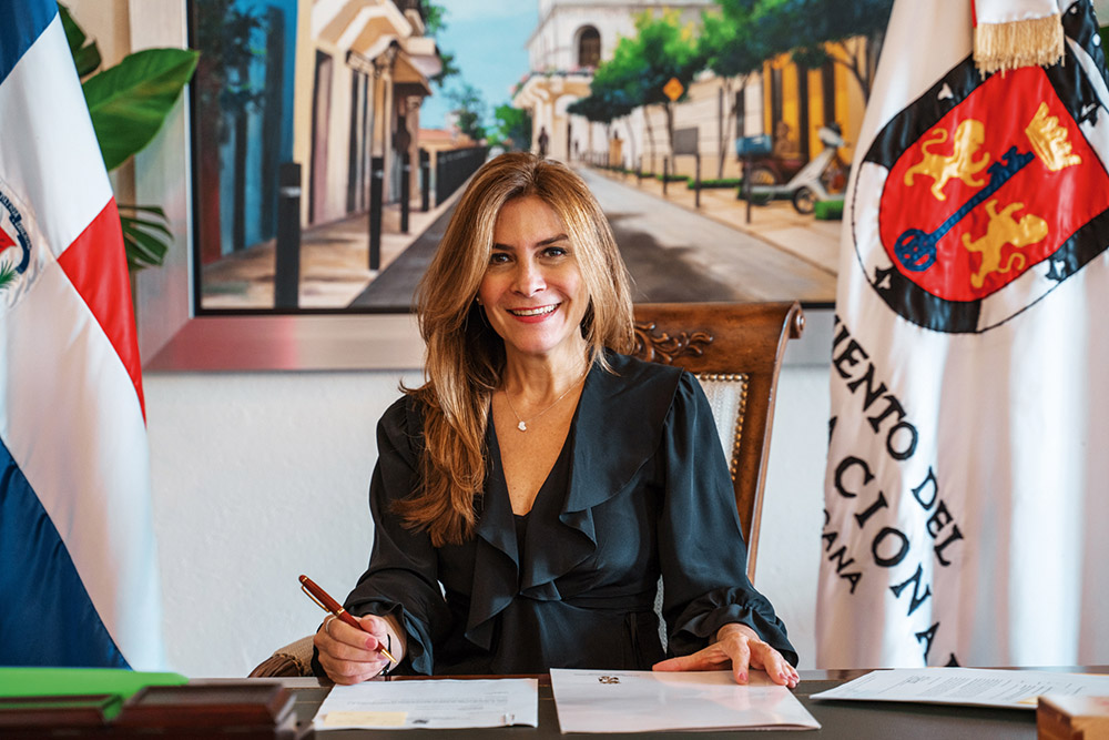 . Carolina Mejía describió este sábado cómo sus hechos demuestran que ha sido garante y promotora de la unidad del PRM; “los perremeistas saben porque me han visto y han contado conmigo antes, ahora y en el futuro también”, dijo con firmeza la Secretaria General del partido de gobierno ante un salón lleno de militantes que se reunieron para escucharla en este municipio.
