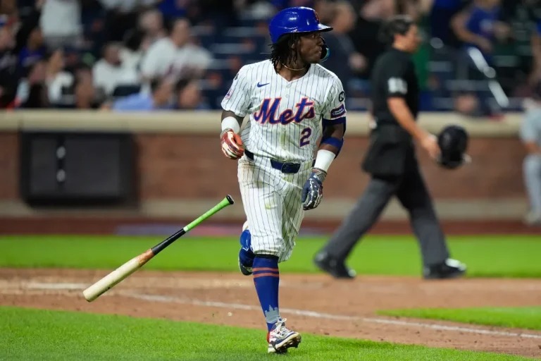 En medio de una preocupante racha negativa, los Mets de Nueva York enviaron al novato venezolano Luisangel Acuña a Triple-A Syracuse este lunes, como parte de varios movimientos en el roster previo al inicio de una serie de cuatro juegos ante los Bravos de Atlanta.