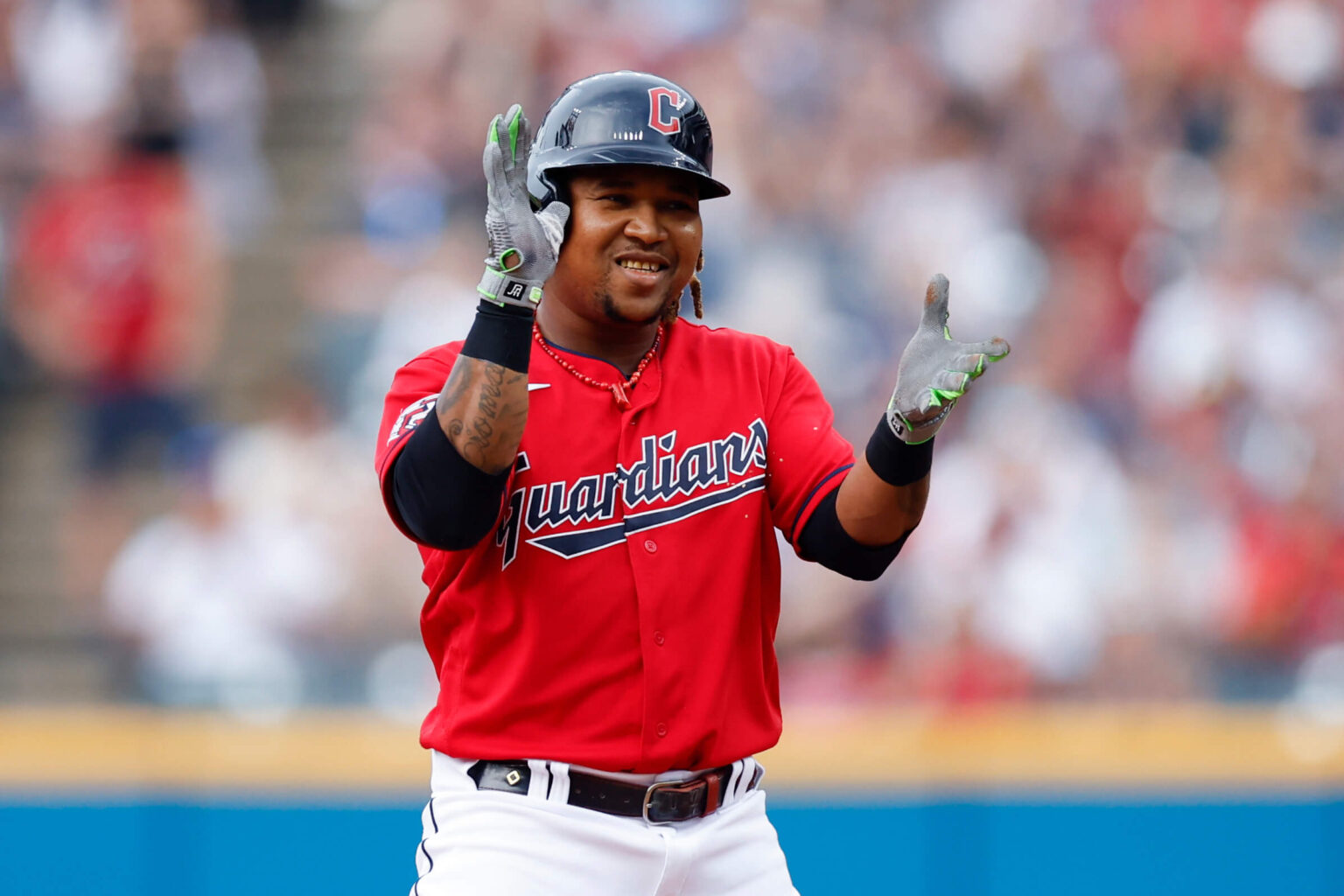 En una noche histórica para José Ramírez, el estelar antesalista de los Guardianes de Cleveland celebró su ascenso al cuarto lugar en juegos disputados en la historia de la franquicia con un imparable de oro que dejó tendidos a los Azulejos de Toronto en la décima entrada, sellando una victoria 5-4 en el Progressive Field.