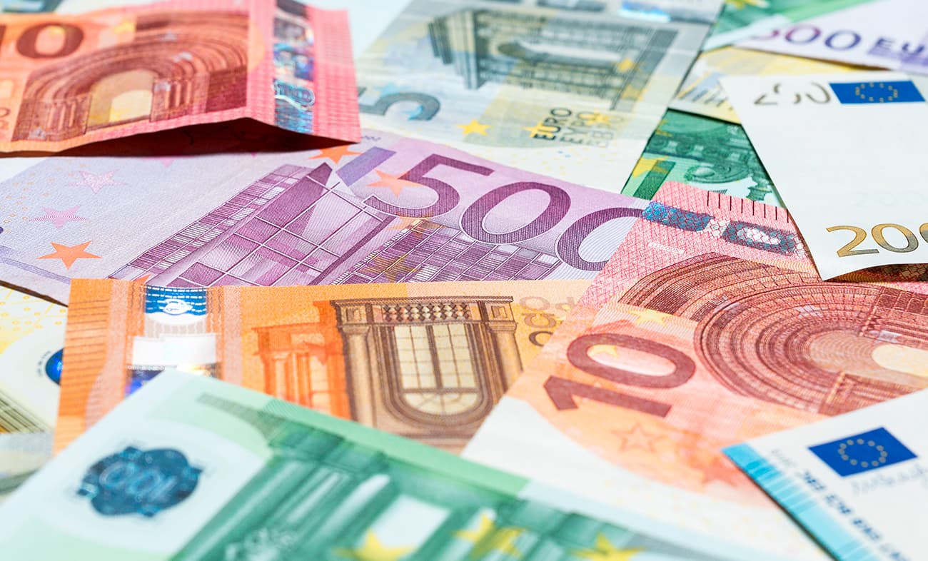 El precio del euro en República Dominicana de este lunes 30 junio de 2025, experimenta una ligera variación en su cotización frente al peso dominicano, según las tasas fijadas por los principales bancos del país.