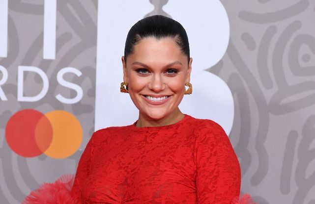 La cantante británica Jessie J reveló este miércoles en su cuenta de Instagram que padece un cáncer de mama en etapa inicial y que se someterá a una operación a finales de mes.