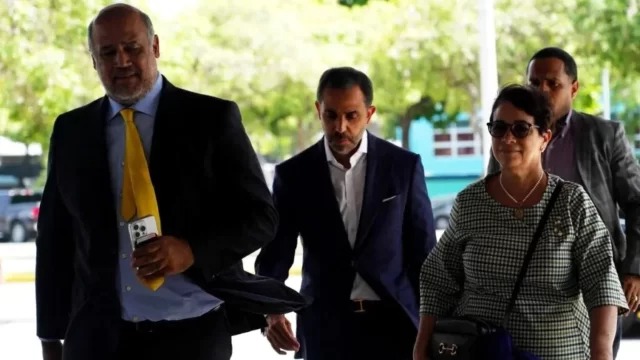 Este miércoles, el tribunal determinará si los hermanos Antonio y Maribel Espaillat cumplirán prisión preventiva o podrán enfrentar en libertad el proceso judicial relacionado con la tragedia ocurrida en el centro de entretenimiento Jet Set.