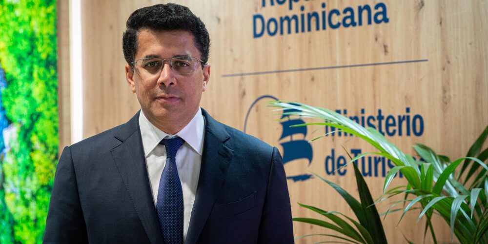 El Ministro de Turismo, David Collado, lidera la preferencia electoral de cara al 2028 con 27.3%, según una encuesta publicada por el grupo ACD Media.