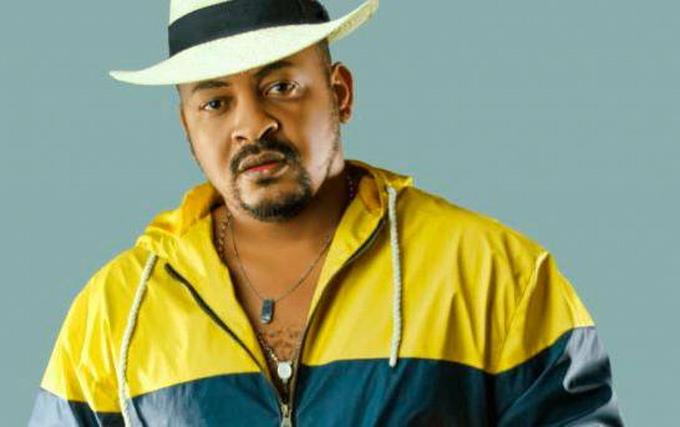 El músico y cantautor dominicano, Wason Brazoban, salió en defensa de la cantante Zulinka Pérez, hija del fallecido artista Rubby Pérez, por los ataques que ha recibido en su contra, en los últimos días, tras revelarse que esta recibió un millón de pesos dominicanos (RD$1,000,000.00), de la empresa E Y L, S.R.L, y sus representantes (la familia Espaillat), como aporte económico destinado a cubrir gastos médicos, personales y otros perjuicios derivados al colapso del techo de la discoteca Jet Set.