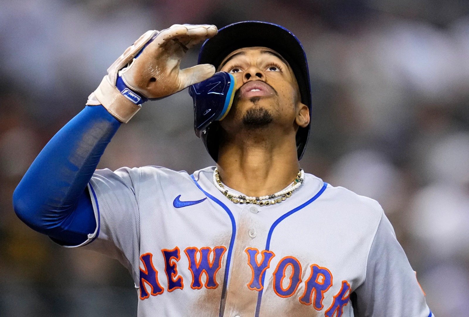 En una noche repleta de emociones en el Dodger Stadium, los Mets de Nueva York resistieron un feroz contraataque liderado por Shohei Ohtani y superaron a los Dodgers de Los Ángeles 4-3 en entradas extras, iniciando con buen pie la serie de revancha de la Serie de Campeonato de la Liga Nacional.