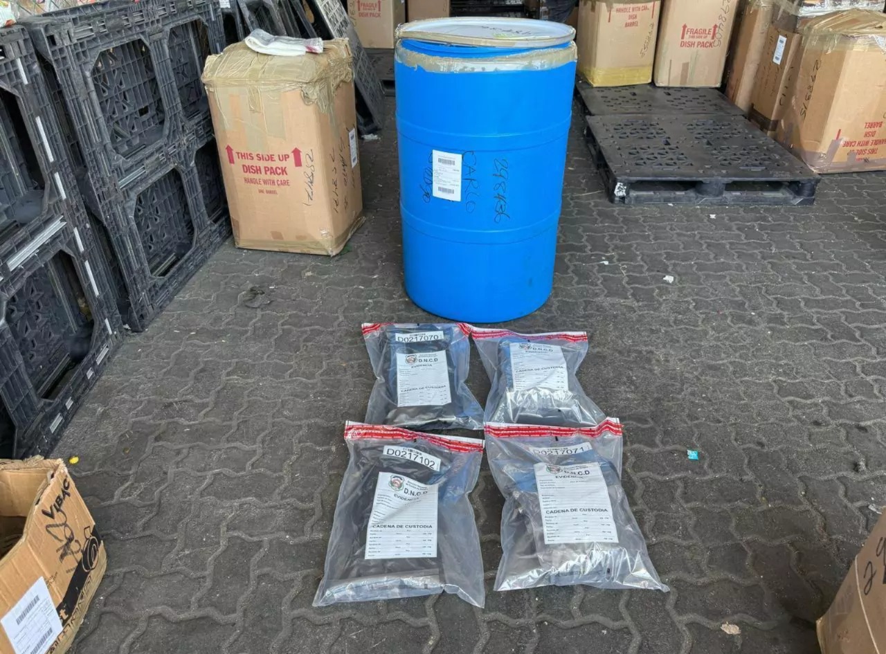 La Dirección Nacional de Control de Drogas (DNCD) informó que confiscaron otros 46 paquetes de marihuana, en operativos simultáneos, realizados en la referida terminal durante las últimas horas.