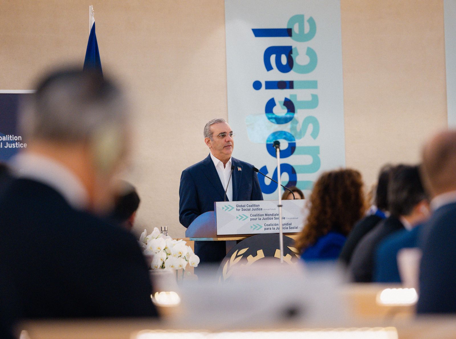 - El presidente Luis Abinader reafirmó el compromiso de su gobierno con una justicia social que se construya desde el respeto, la inclusión y el trabajo digno, y no desde la confrontación entre clases.