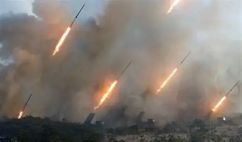 Las alarmas antiaéreas volvieron a sonar en todo Israel este domingo, tras el lanzamiento de una séptima oleada de misiles por parte de Irán, en el contexto de una creciente escalada militar entre ambos países.